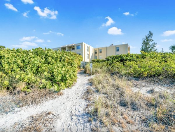 Holmes Beach Gulf Front 2 Bedroom Beach Vacation Condo